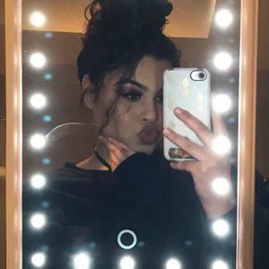 Meet your Posher, Valaree